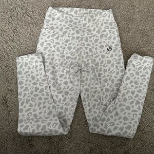 Ryderwear V waist leggings
